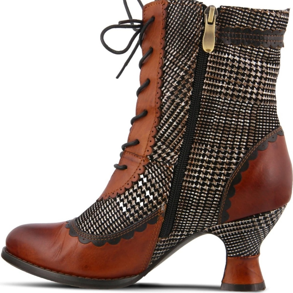 (SOLD) L' Artiste Shoes